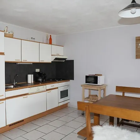 De La Lavandiere A * Ucimont